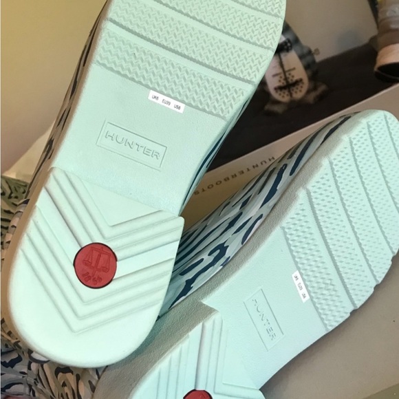 New Hunter Tall boots. Never worn. Size 8. - Picture 4 of 4